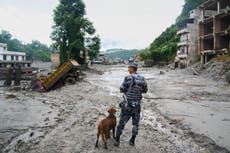 Nepal teme una segunda inundación mientras buscan supervivientes