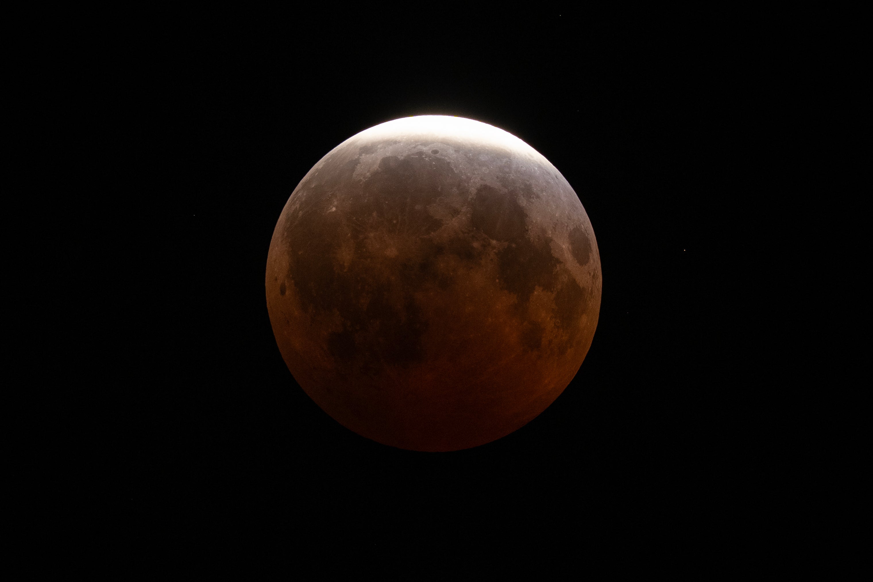 El viernes 28 de agosto de 2026 se podrá observar un eclipse lunar parcial en Cleveland