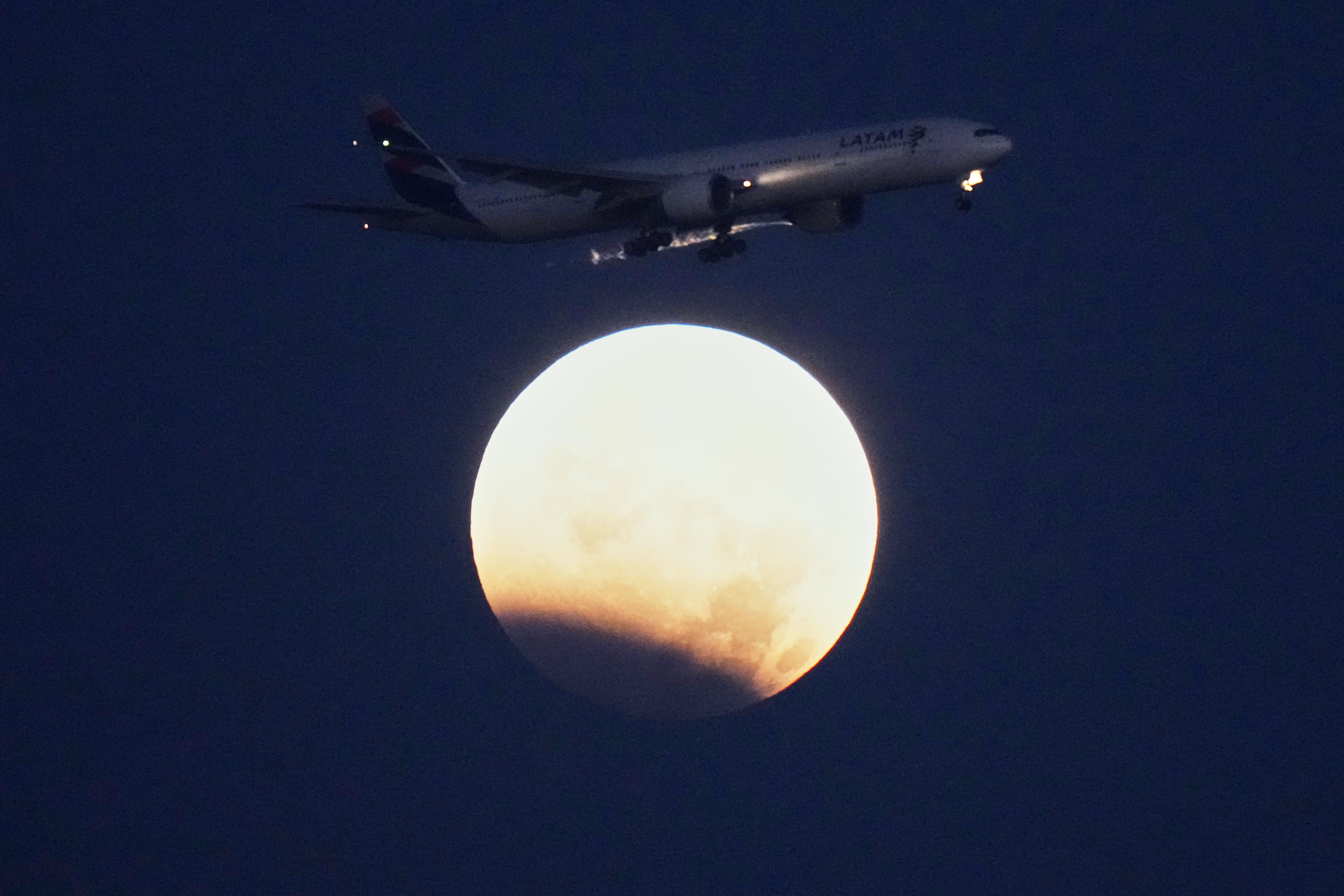 REP-CIE ECLIPSE LUNAR-FOTOGALERIA