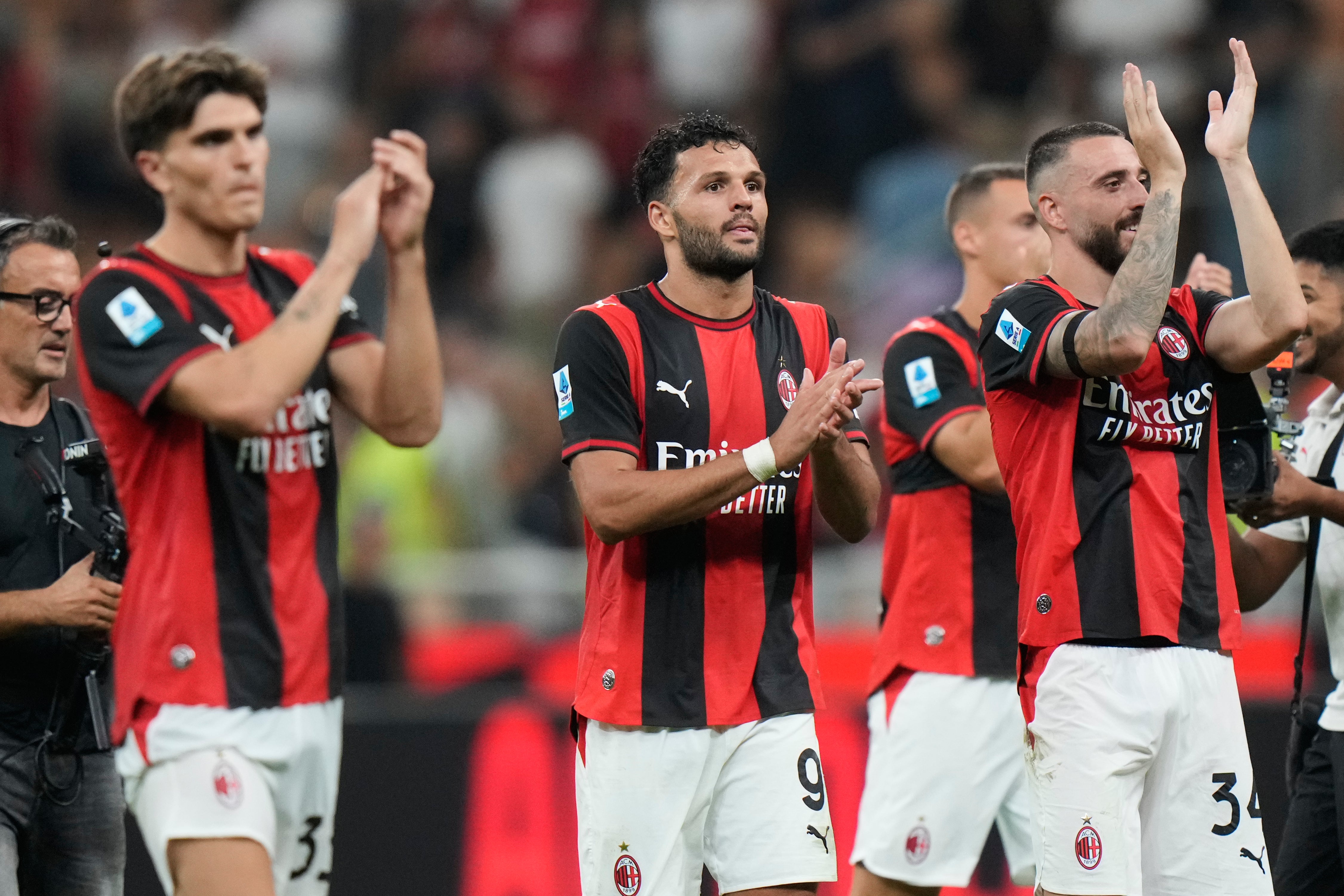 El Milan de Amorim vence 2-0 a Venezia y lidera la Serie A