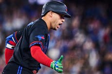 Dylan Cease poncha a 8 en 6 innings; Azulejos pegan 3 jonrones y vencen 8-1 a Marineros