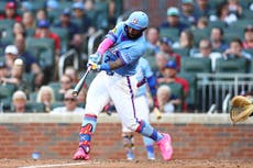 Bravos consiguen su sexta victoria consecutiva al superar 2-1 a los Rockies