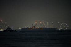 Portaaviones de EEUU pasa frente a Singapur en medio de reportes de problemas