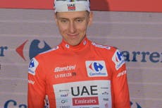Tadej Pogačar comparte foto desde el hospital tras choque aterrador en la Vuelta a España