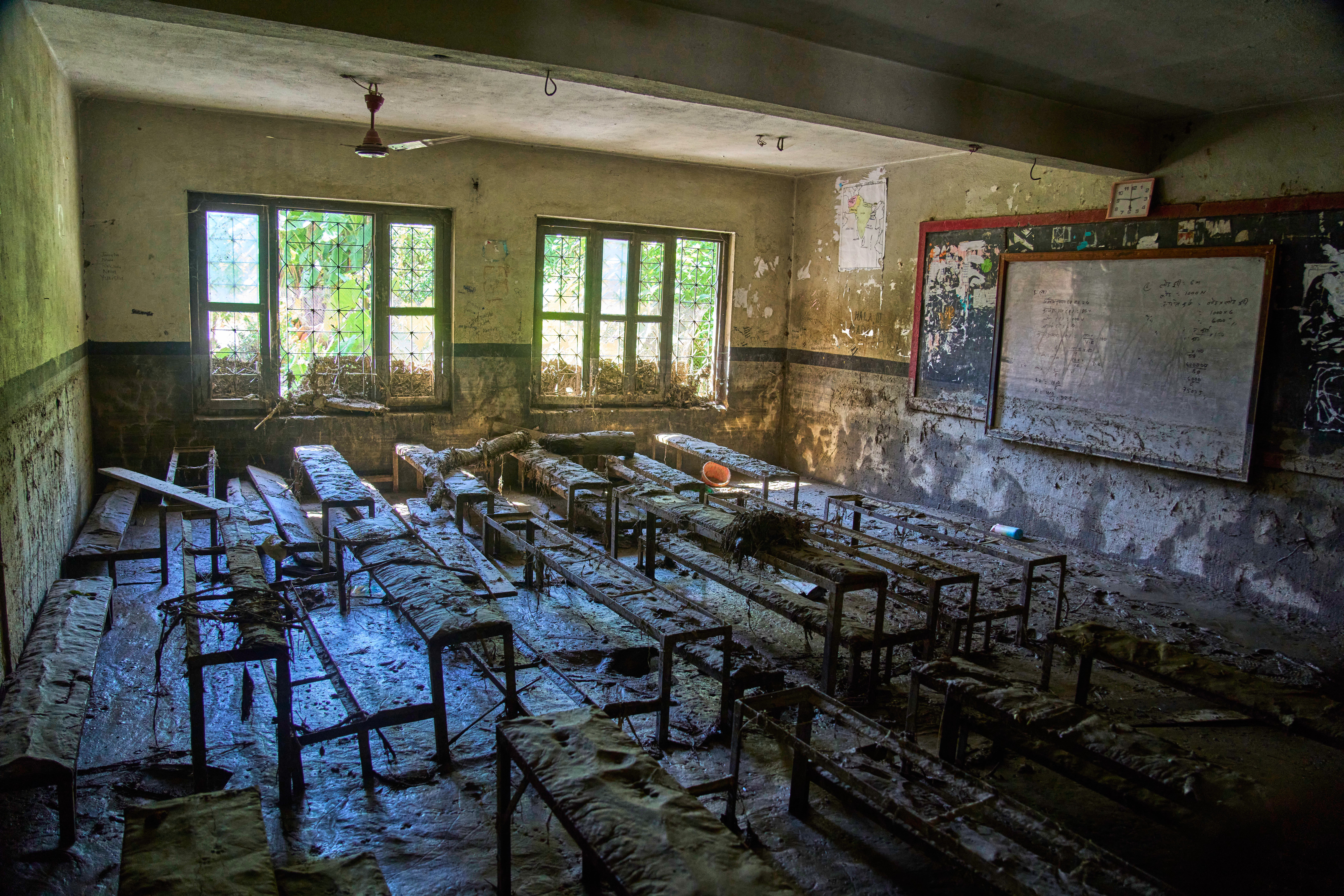 NEPAL-INUNDACIONES-ESCUELA