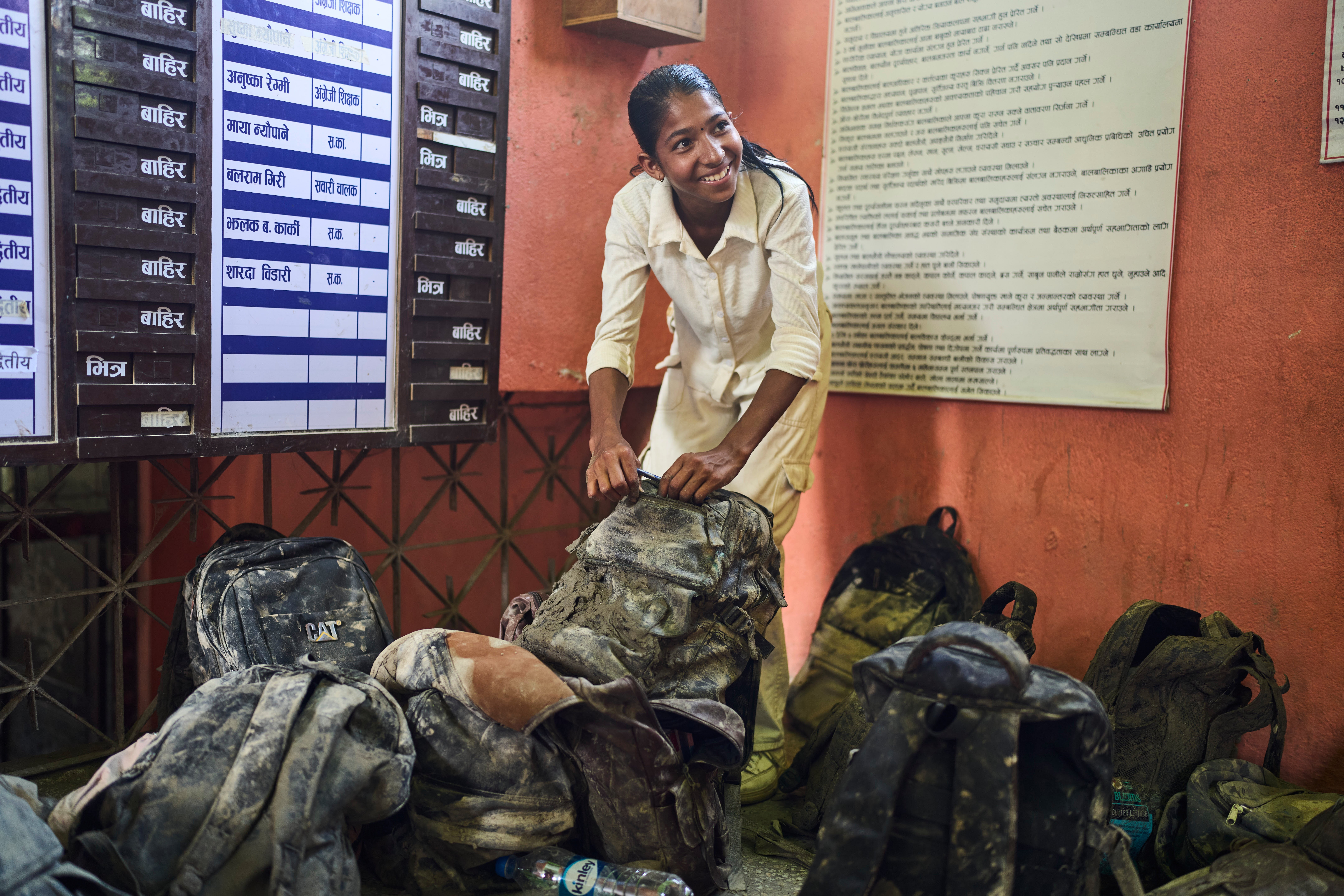 NEPAL-INUNDACIONES-ESCUELA