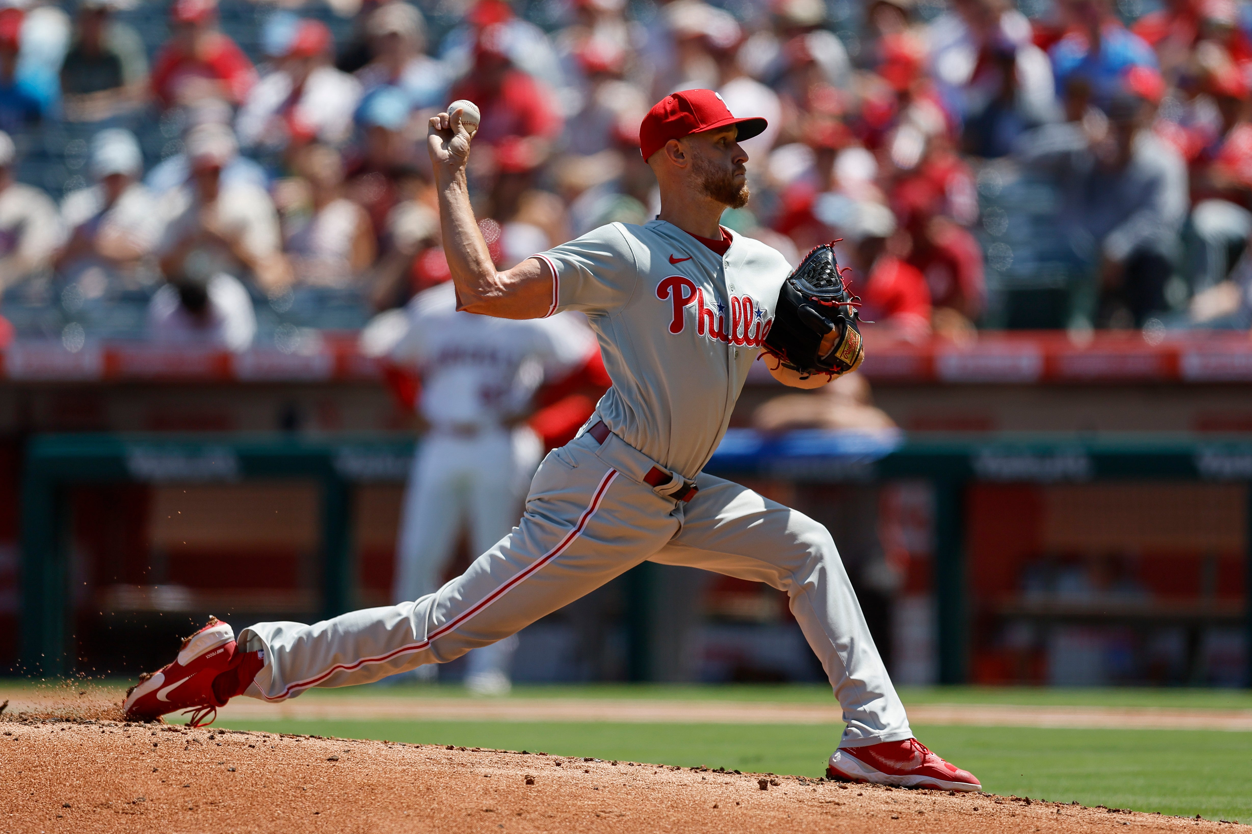 Wheeler lanza 6 sólidas entradas y Sosa pega jonrón clave en triunfo 5-2 de Filis sobre Angelinos