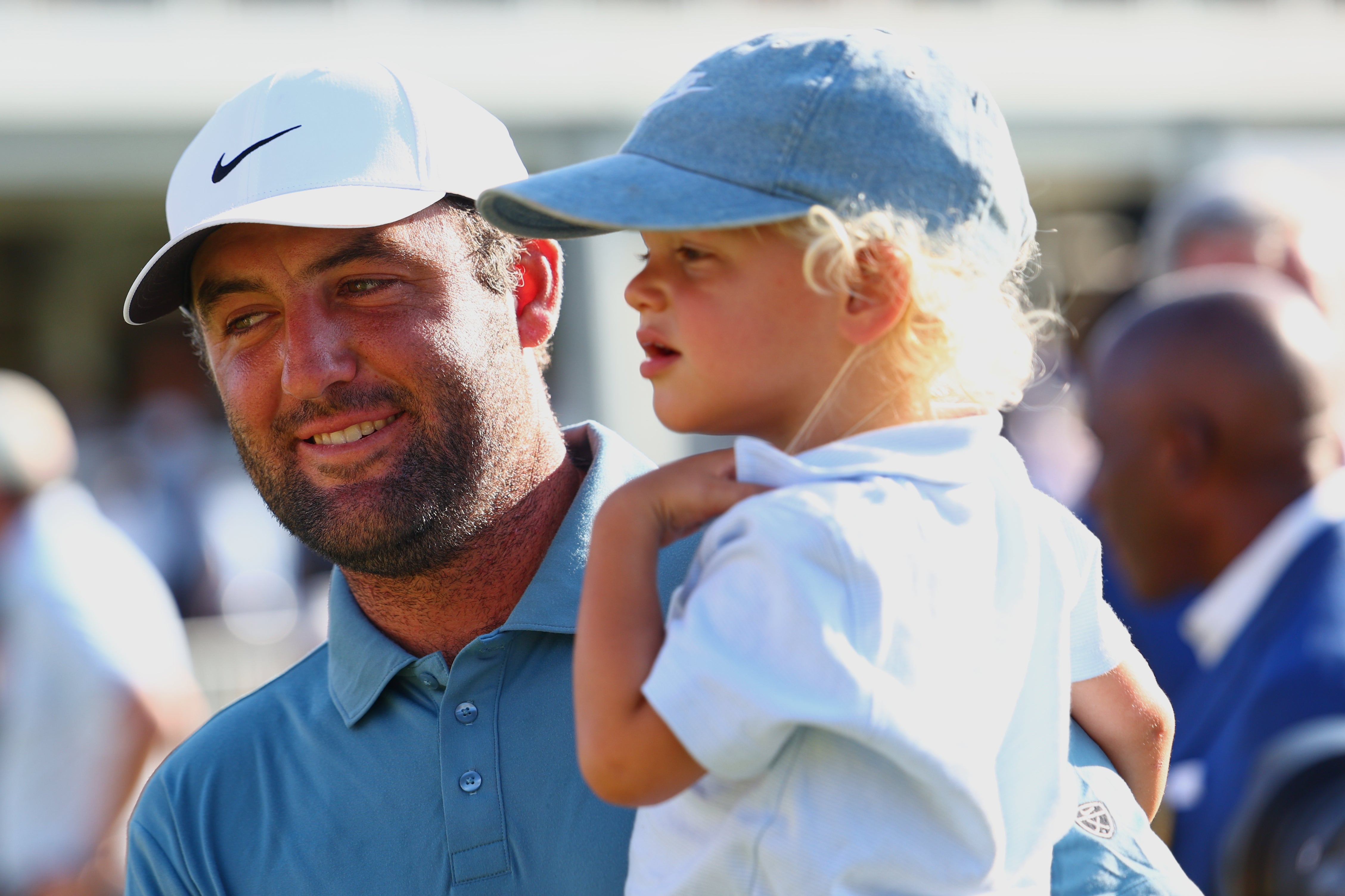 Scottie Scheffler supera el récord de ganancias que Tiger Woods sostenía desde hace 26 años