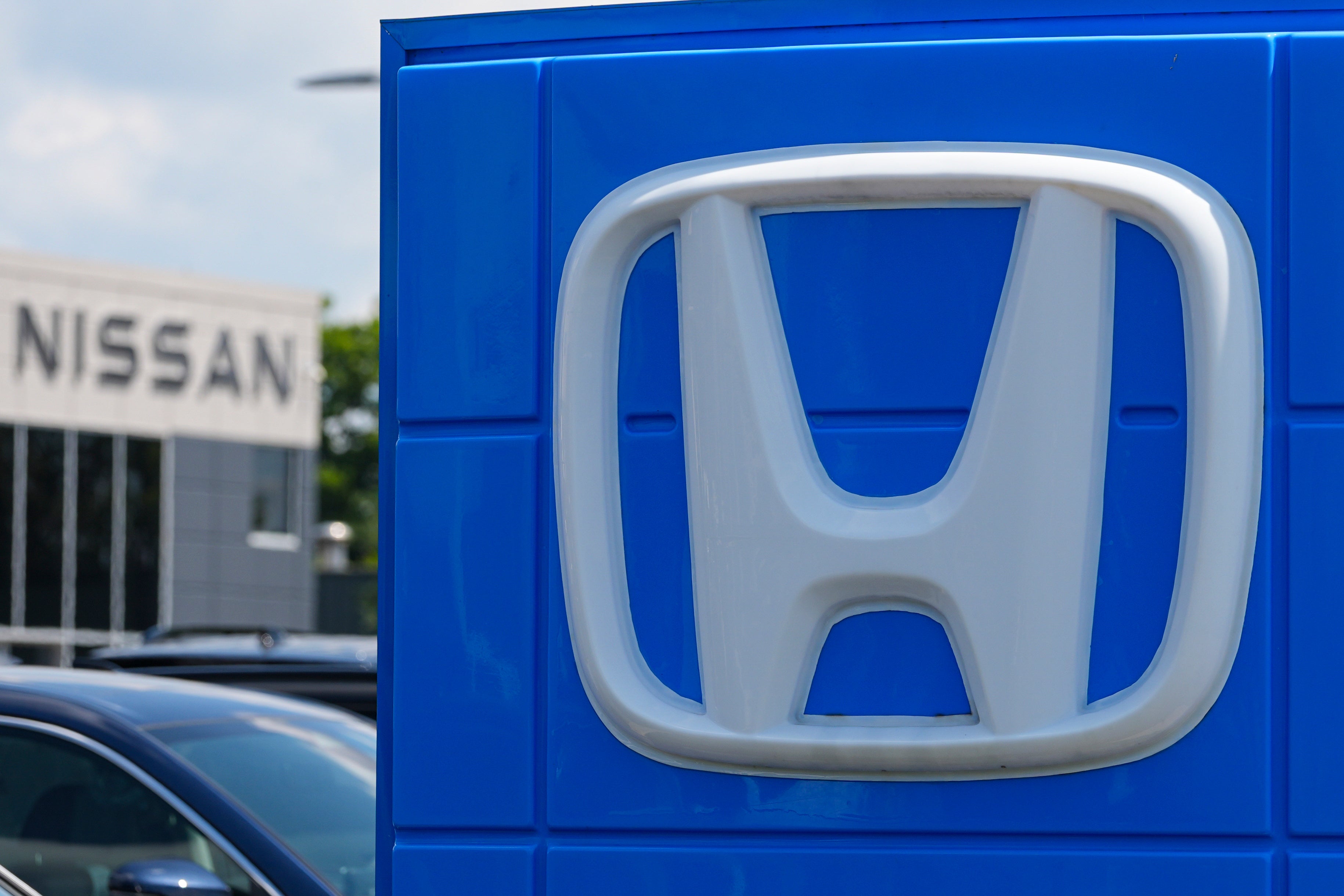NISSAN HONDA
