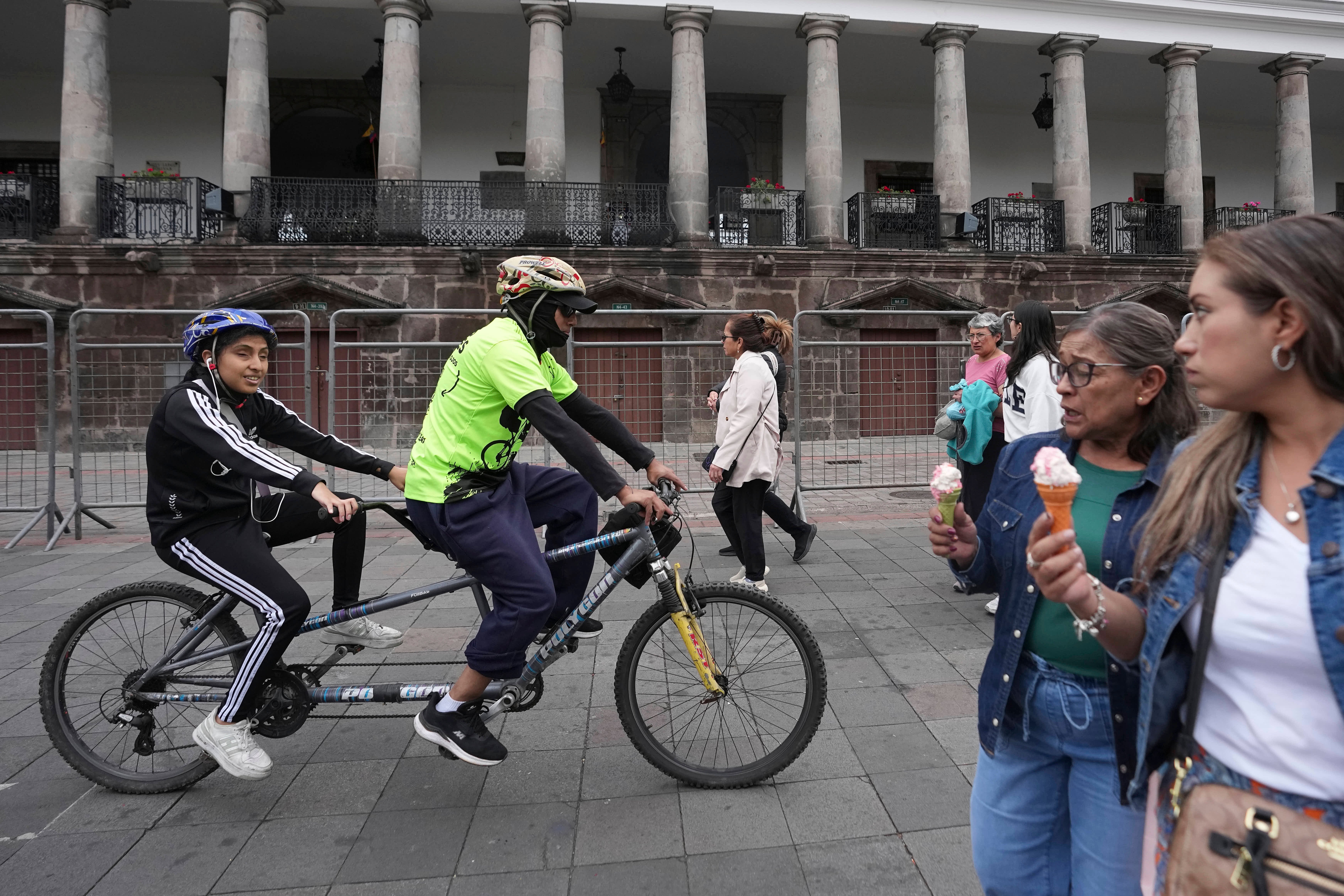 Una propuesta inclusiva para que los ciegos disfruten del ciclismo sin límites en Ecuador