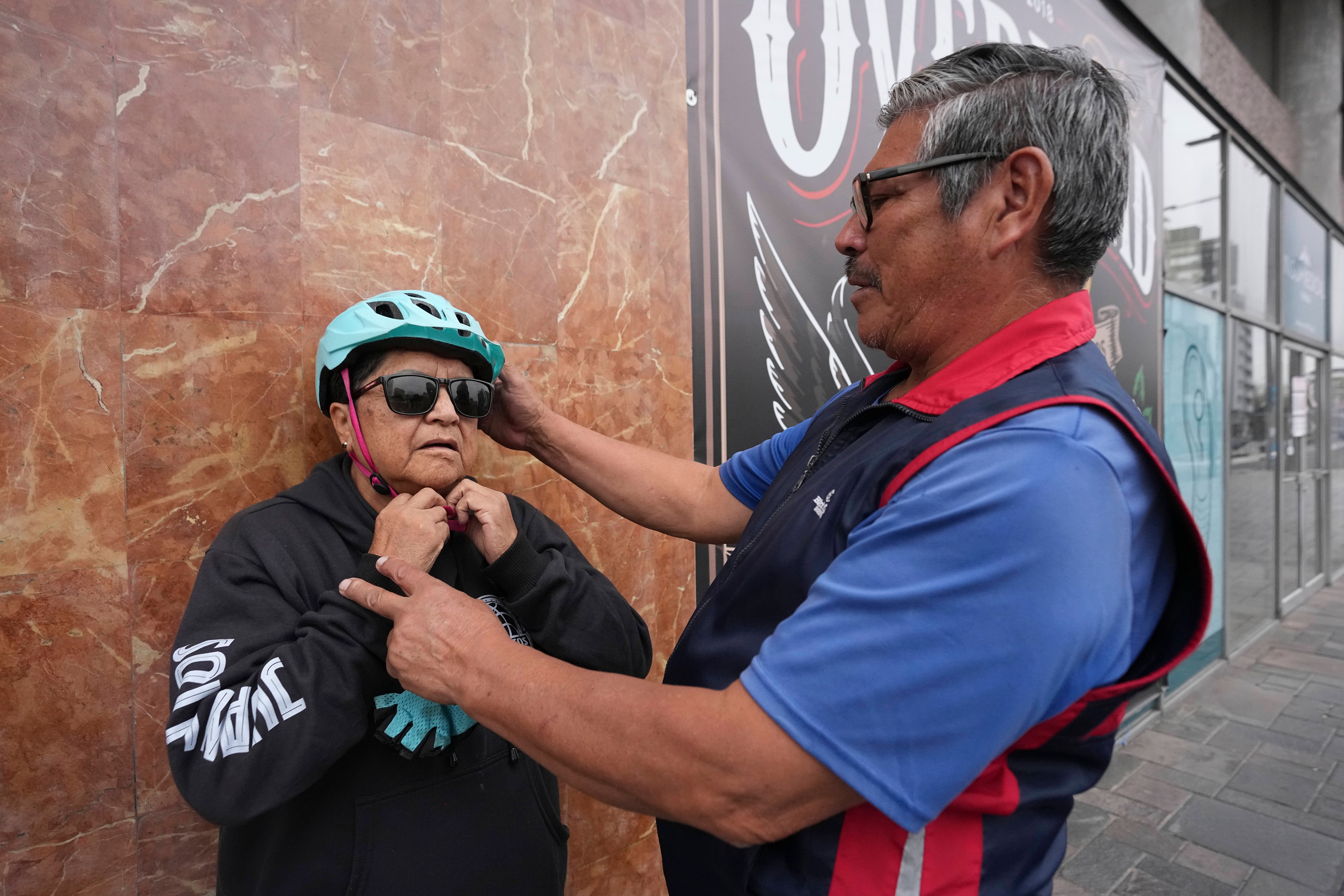 ECUADOR-CIEGOS-BICICLETAS