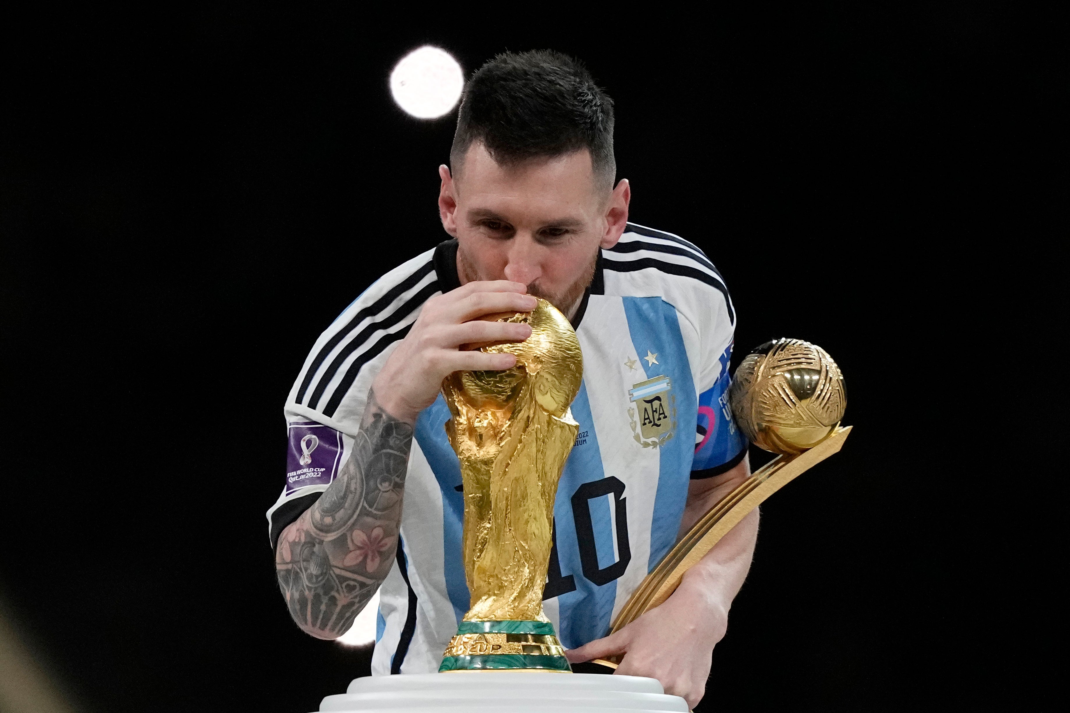 Messi se retira de Argentina, del villano apuntado por fracasos a héroe de una generación dorada