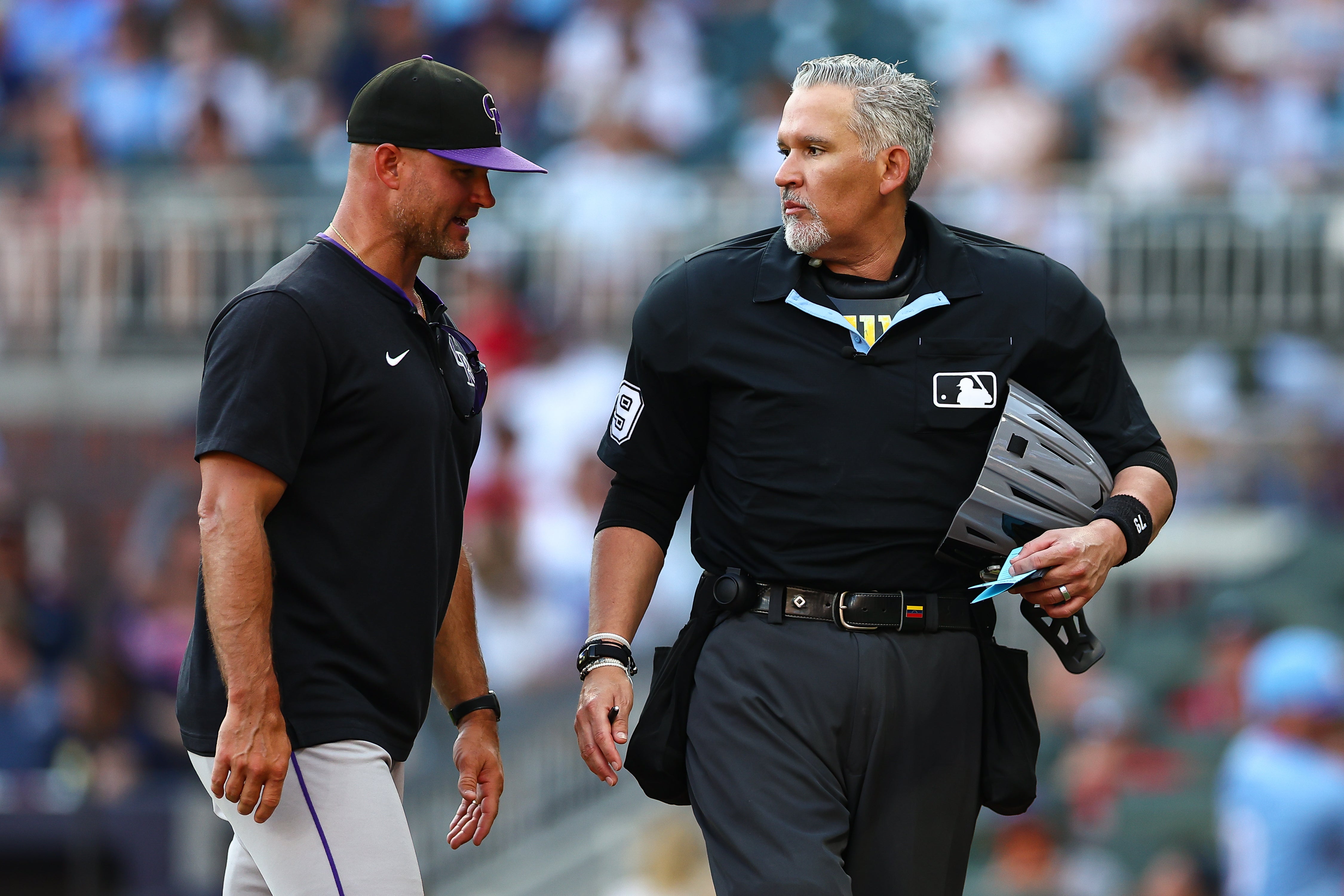 PADRES-ROJOS UMPIRE