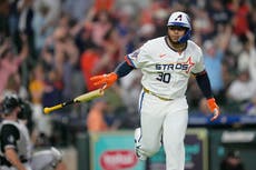 Velázquez y Smith desatan el poder y los Astros vencen 6-3 a los Medias Blancas
