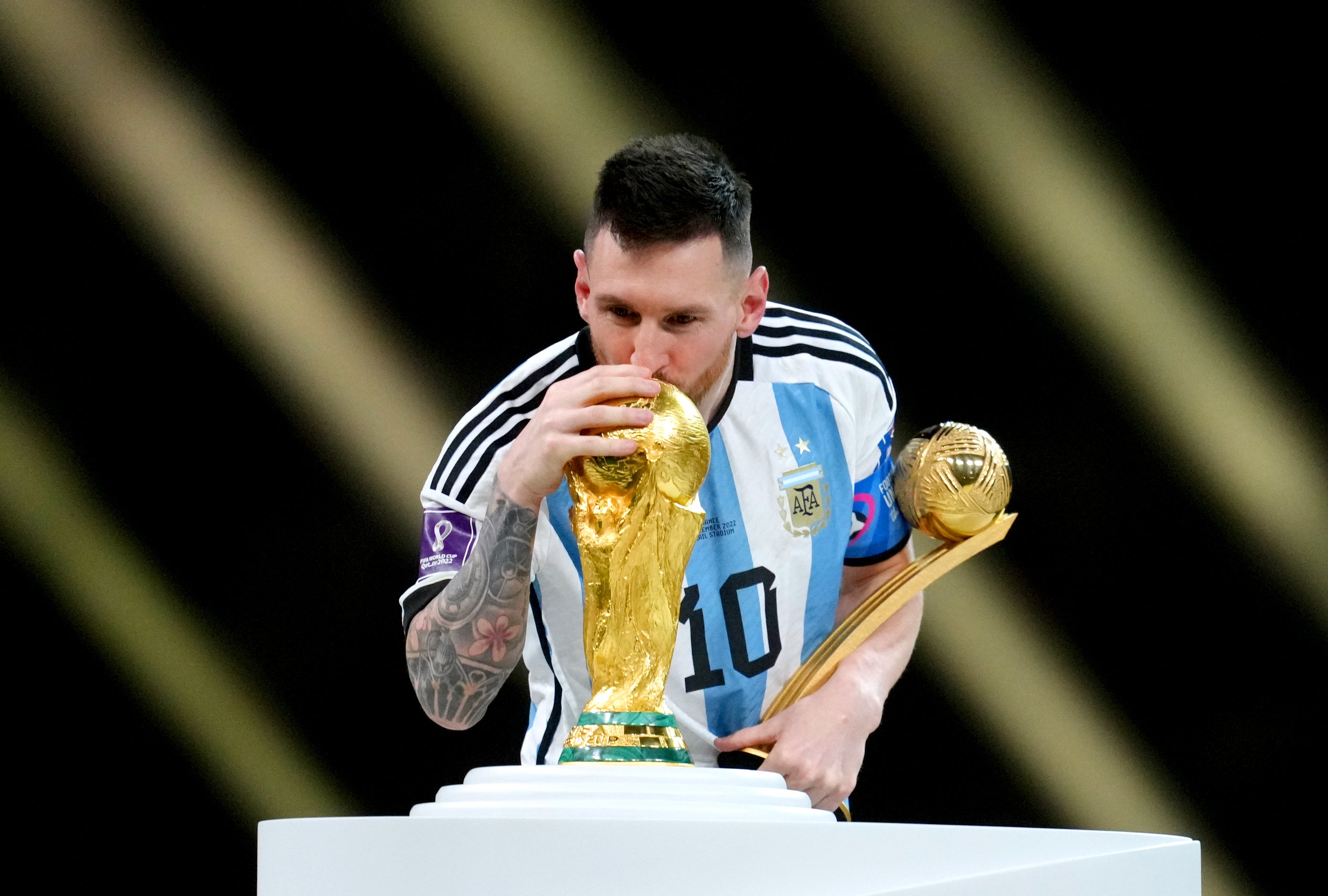 Lionel Messi se retira del fútbol internacional