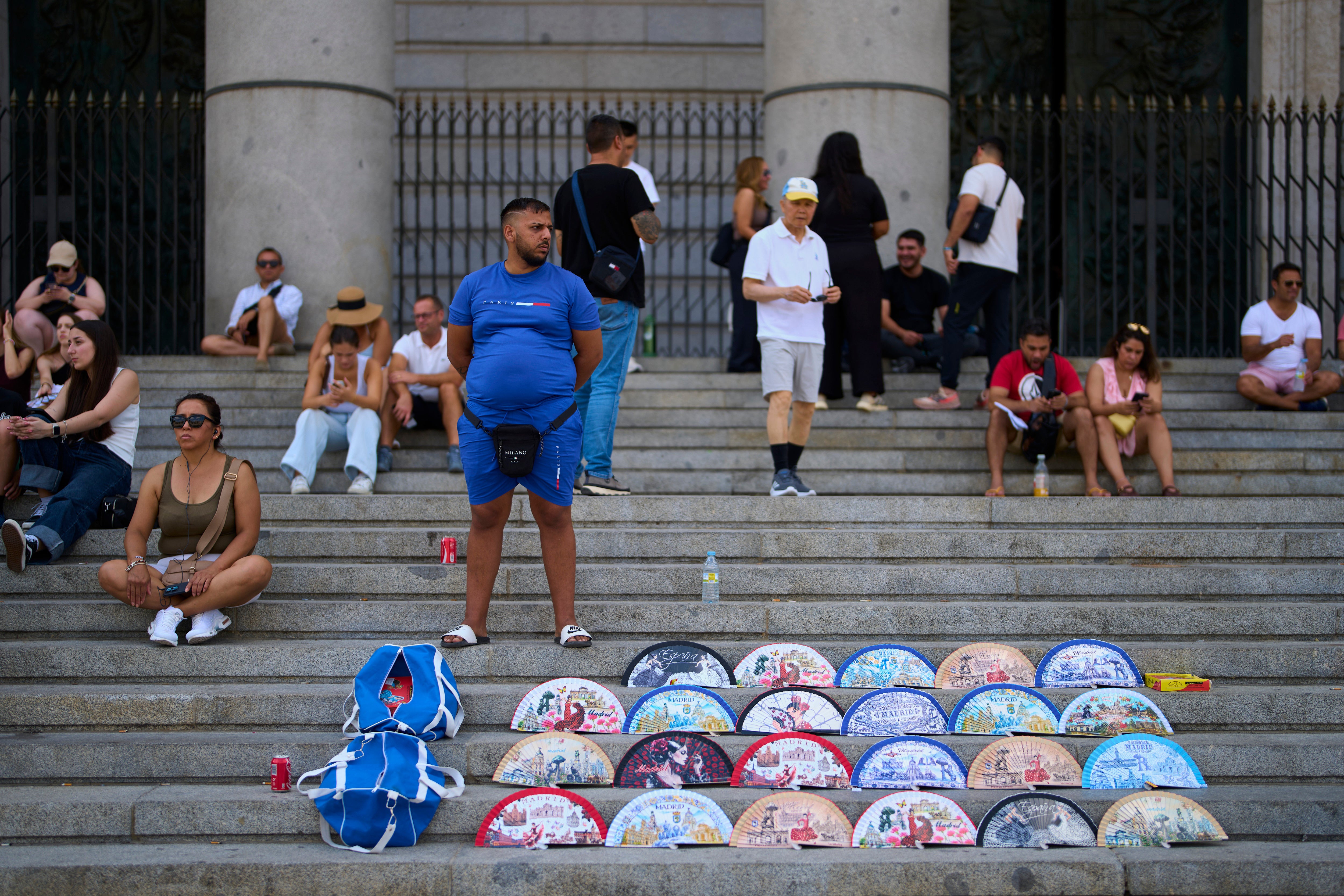 EUR-GEN ESPAÑA-CALOR-ABANICO