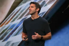 El nuevo CEO de Apple, John Ternus, toma el relevo de Tim Cook tras 15 años
