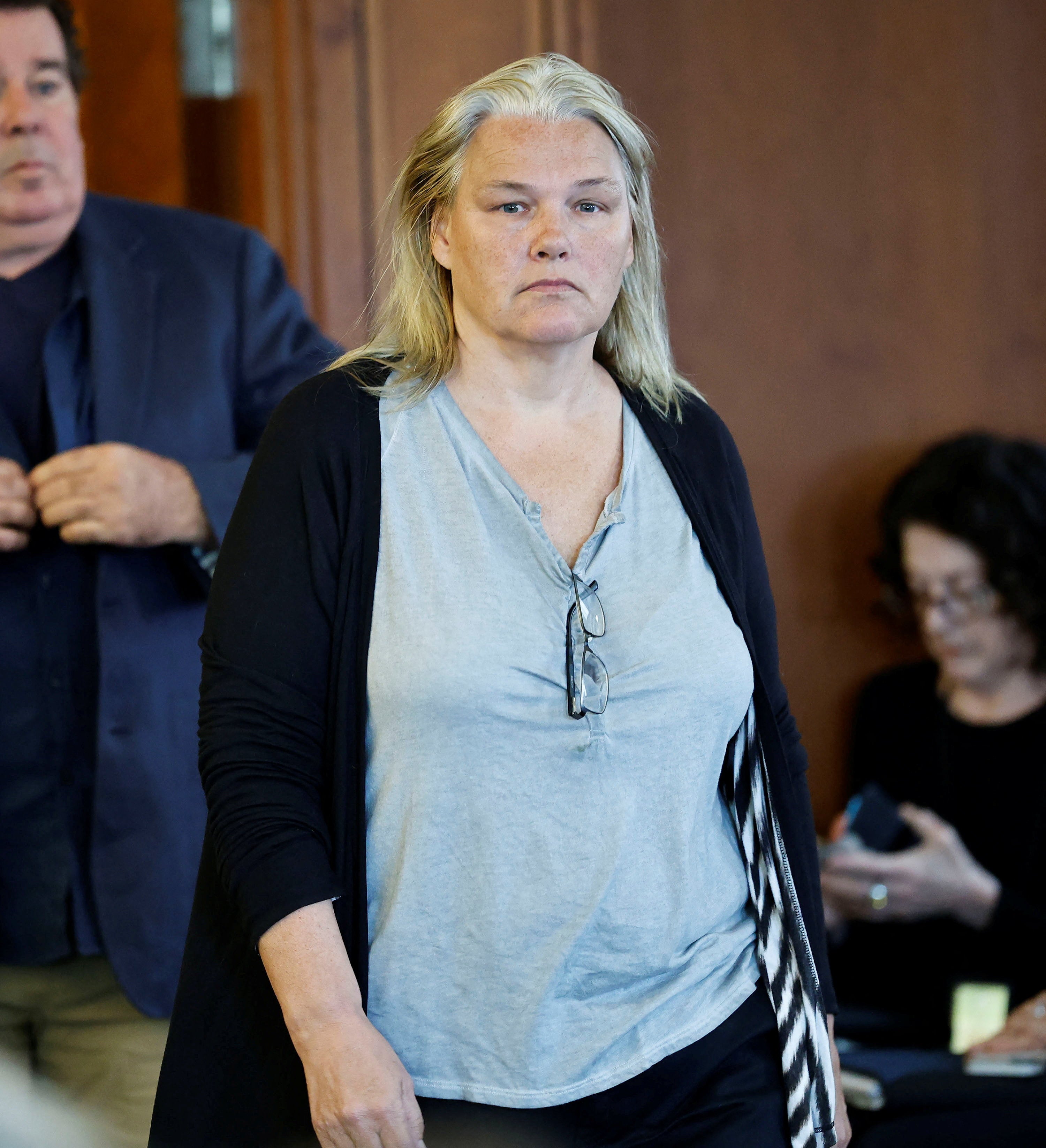 Light, que aparece en la foto tomada este miércoles en el juzgado, no tiene antecedentes penales, cuenta con fuertes vínculos con la comunidad y no existe riesgo de que se fugue, según argumentó su abogada este miércoles ante el tribunal