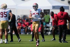 Nick Bosa vuelve a entrenar con los 49ers y confía en jugar partido inaugural