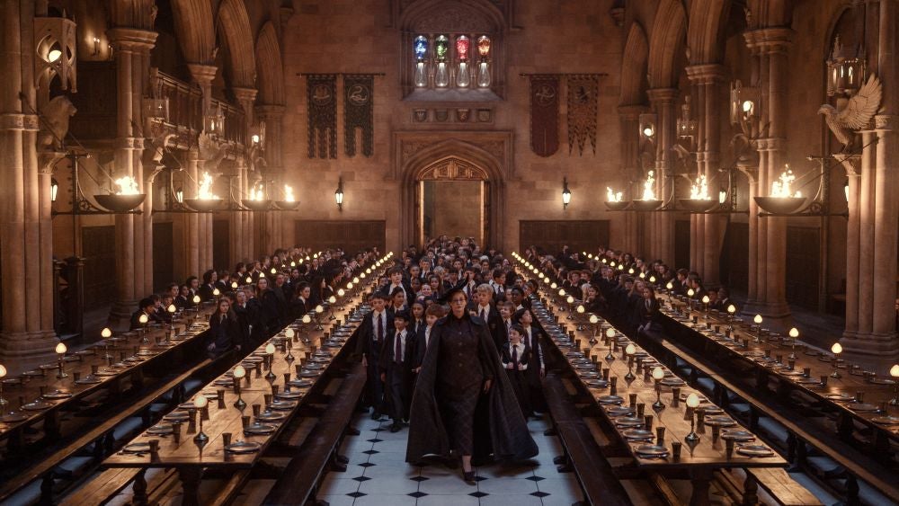 El vídeo promocional oficial comienza con Janet McTeer, en el papel de Minerva McGonagall, informando a los alumnos reunidos de que deben participar en la ceremonia del Sombrero Seleccionador