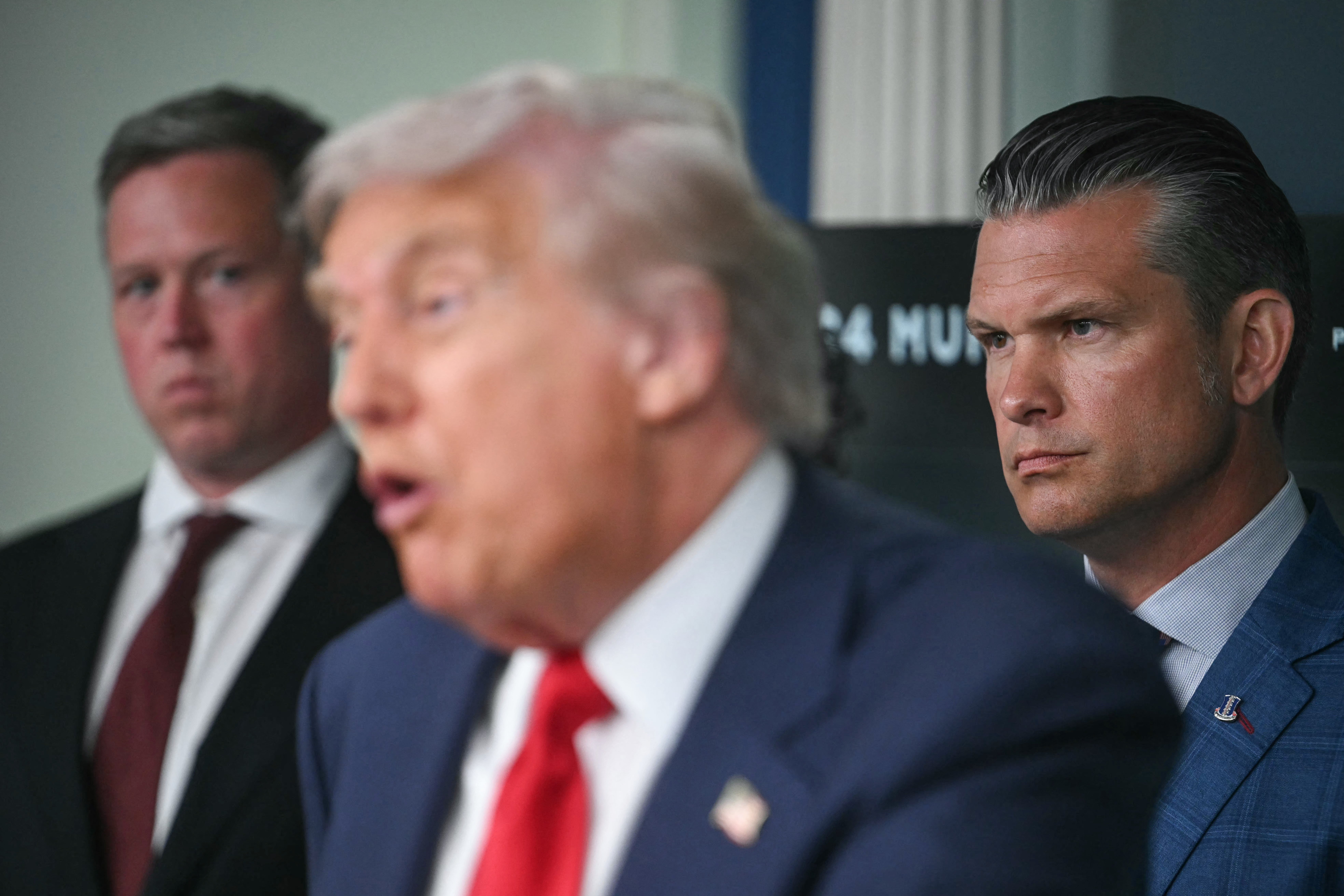 Diversos informes señalan que Driscoll y Hegseth mantuvieron fuertes desacuerdos tras bambalinas