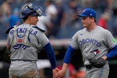 Azulejos vencen 6-3 a Guardianes y quedan a medio juego del último comodín de la liga americana