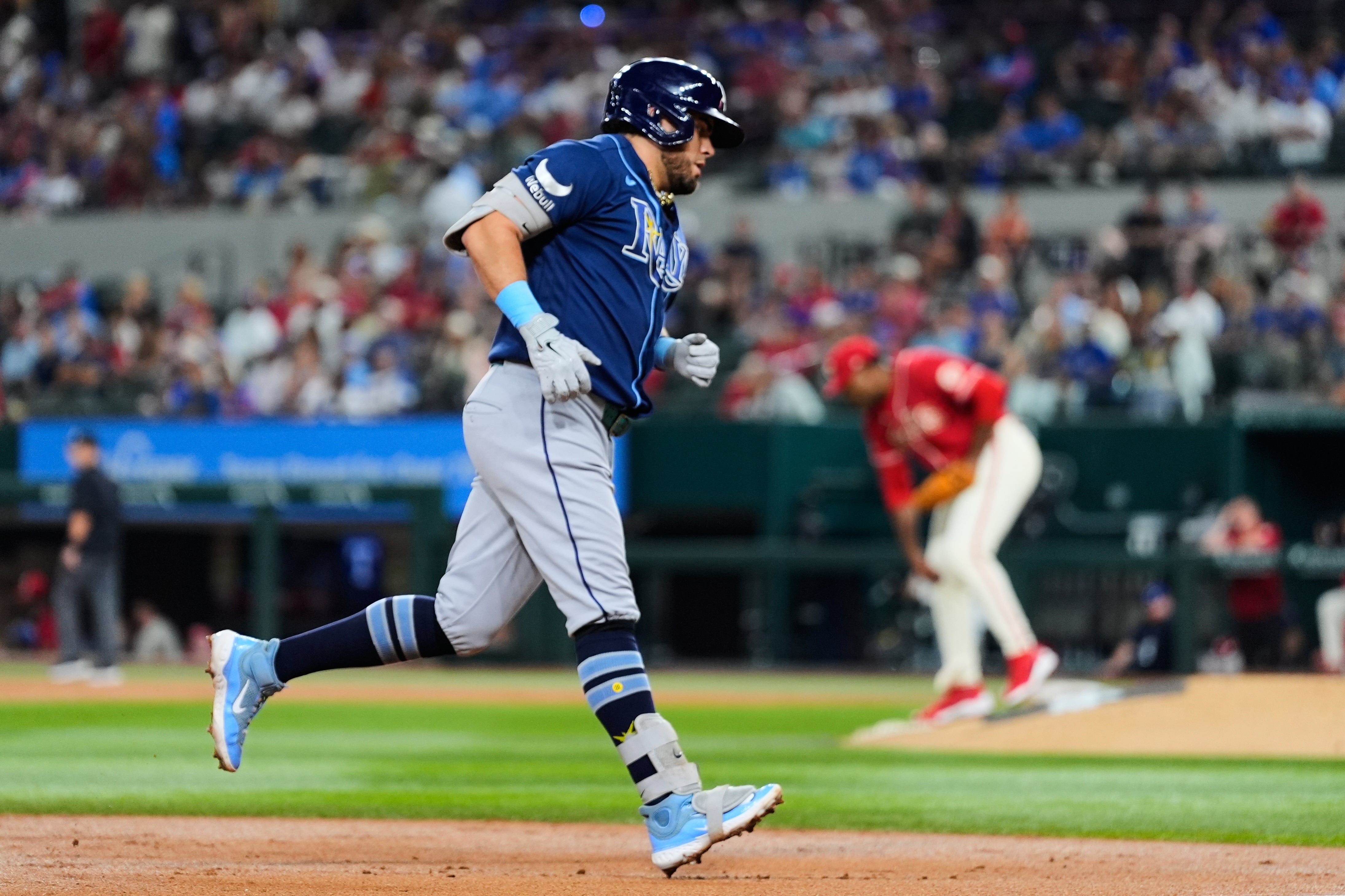 Aranda y Palacios pegan jonrones y Rays se sobreponen a grand slam de Rangers para imponerse por 7-6