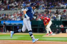 Aranda y Palacios pegan jonrones y Rays se sobreponen a grand slam de Rangers para imponerse por 7-6