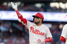 Wheeler poncha a 9 en 6 sólidas entradas; Schwarber pega su 41er jonrón y Filis vencen 4-2 a Bravos