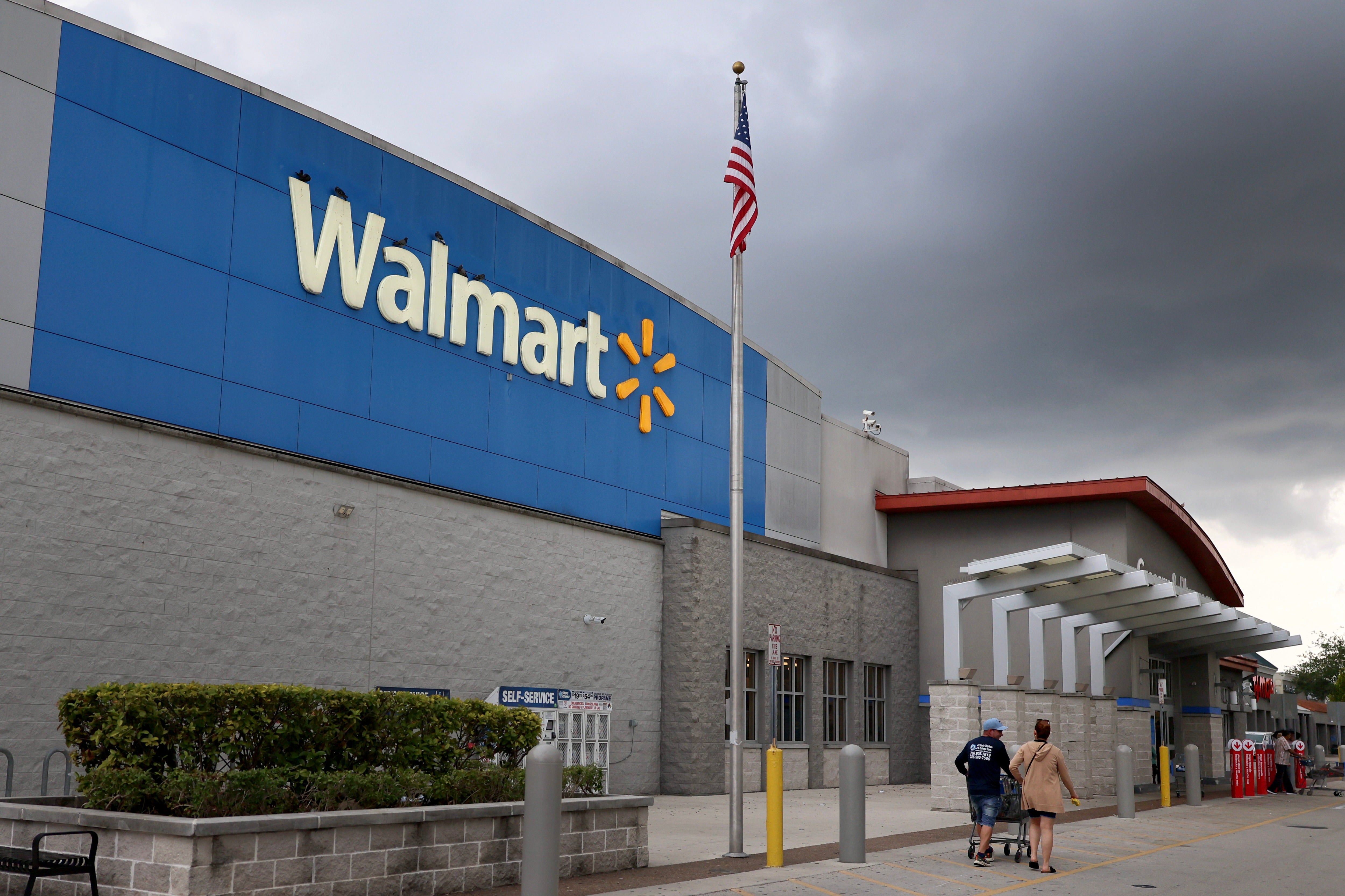 La medida llega mientras Walmart, uno de los principales competidores de Amazon, incorpora nuevos beneficios a su programa de fidelización