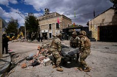 Suben a 4 los soldados fallecidos por explosión en un cuartel militar de Bolivia