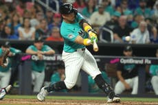 Jonrones de Hernández y Sanoja guían a Marlins 10-3 ante Cachorros y Crow-Armstrong pega otro HR