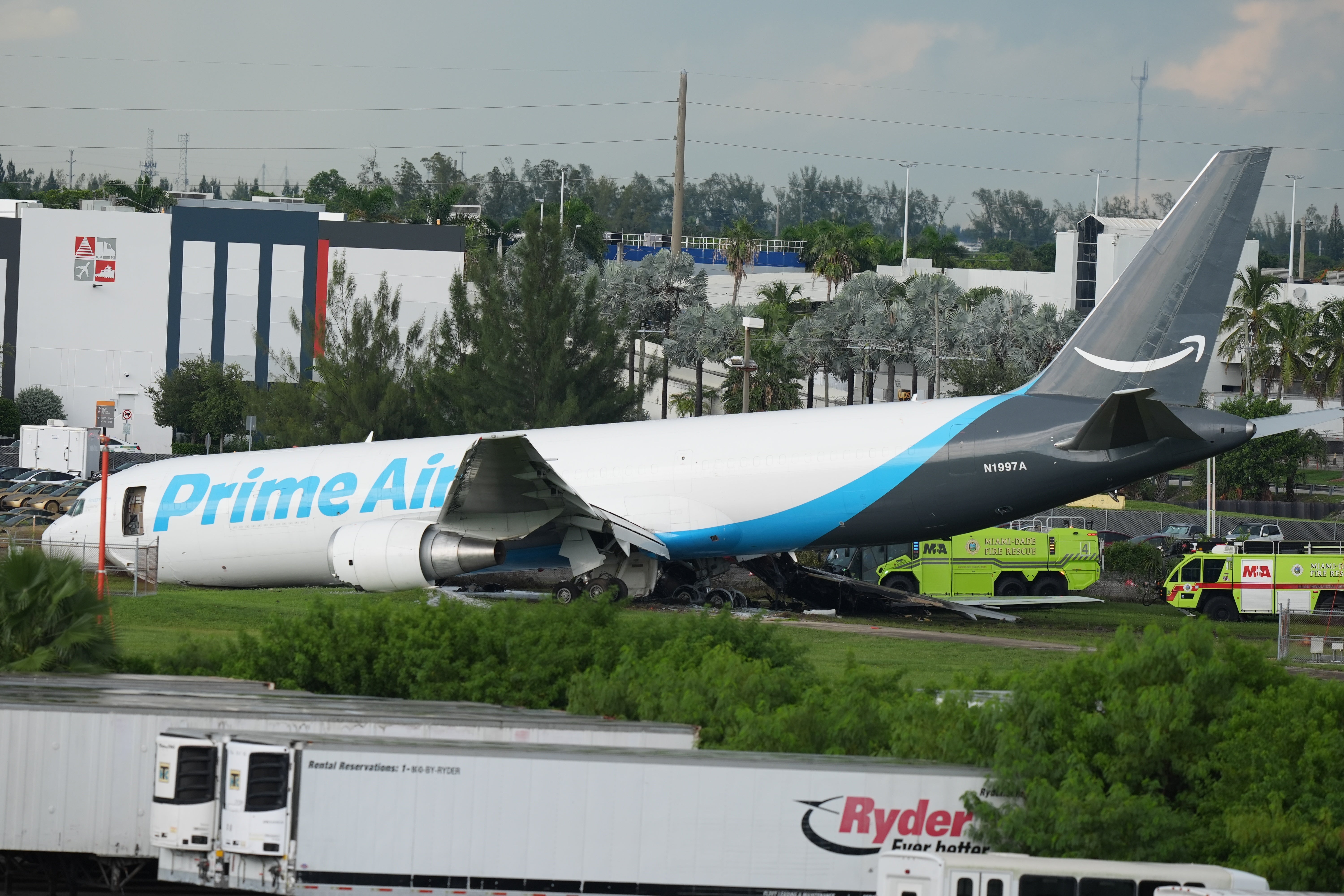 AMAZON-AVIÓN-CHOQUE