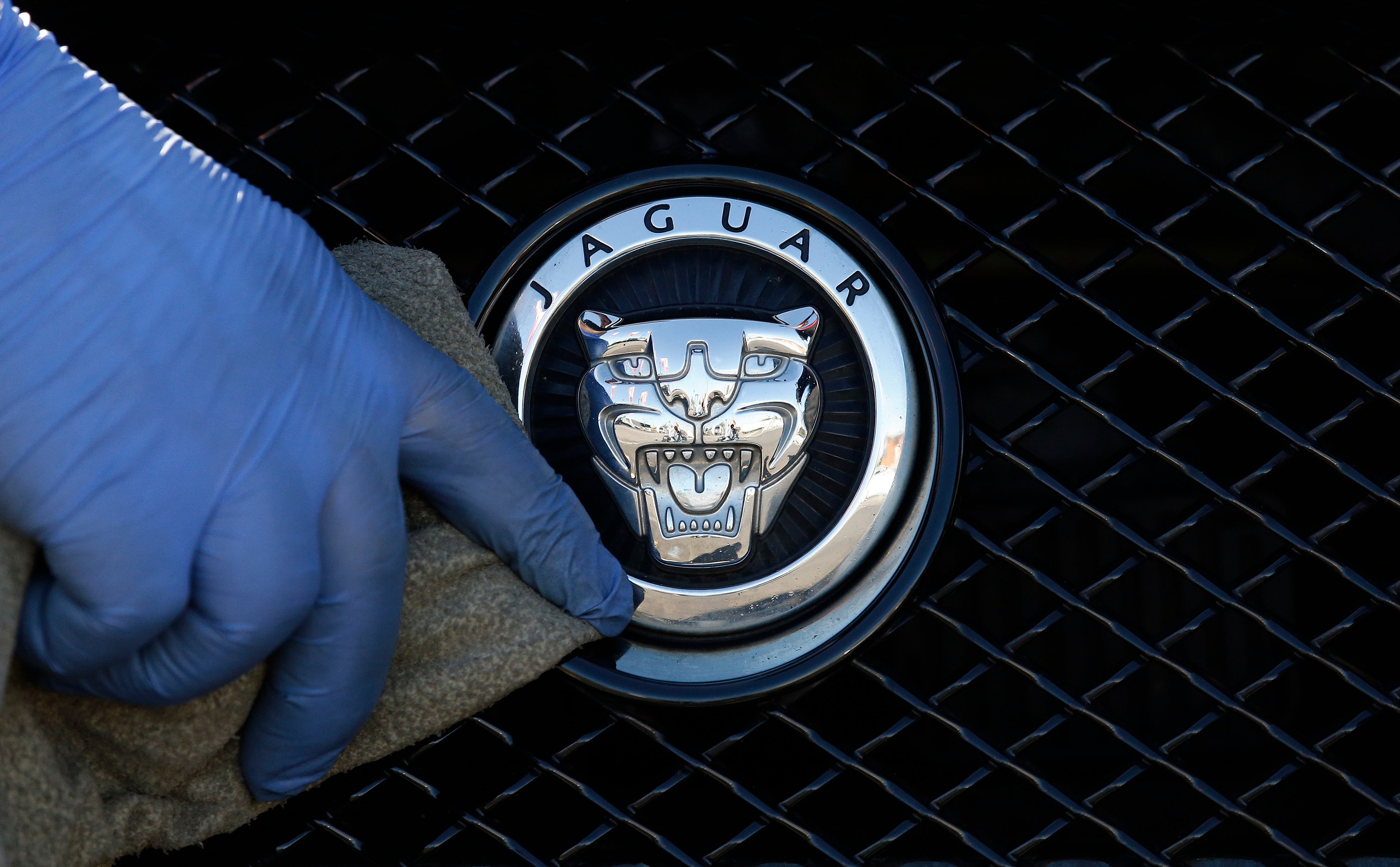 Jaguar Land Rover recortará 4.000 empleos para reducir costos y competir con autos de China