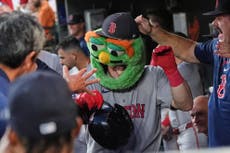 Jonrón de 3 carreras de Rutschman impulsa a los Medias Rojas por 5-2 ante Angelinos