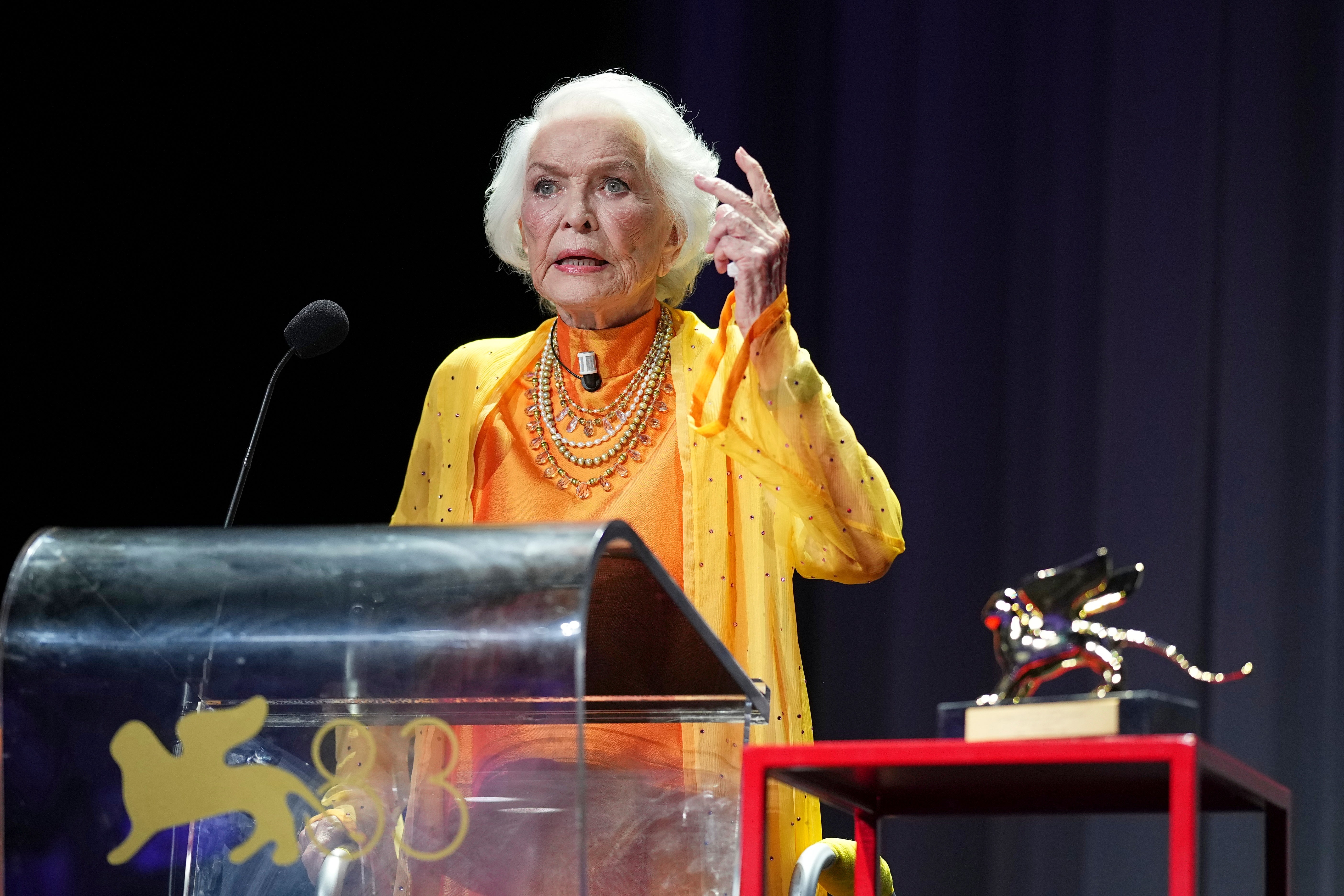 VENECIA-ELLEN BURSTYN