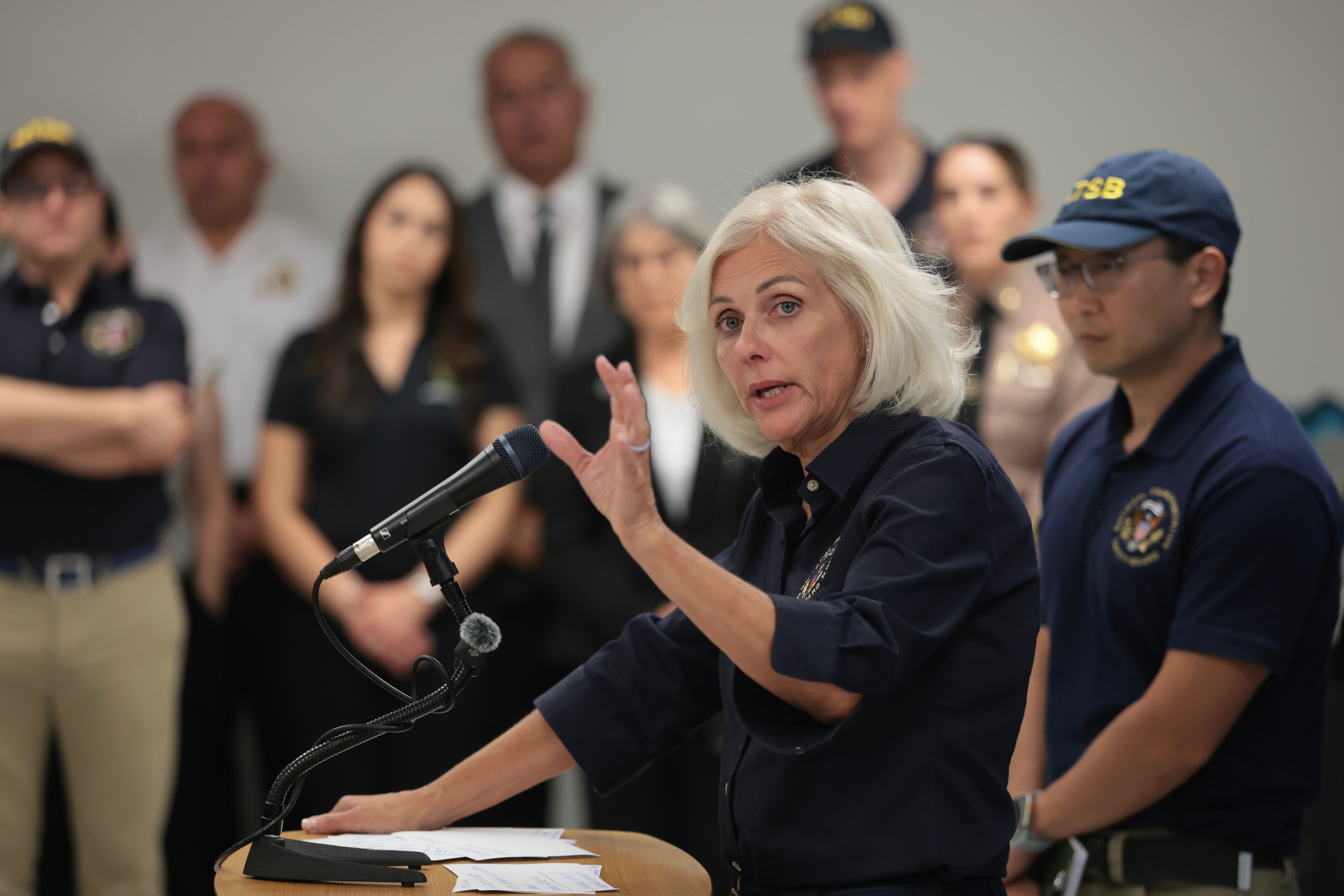 Un equipo de la NTSB formado por 32 personas se encuentra en el lugar investigando el accidente