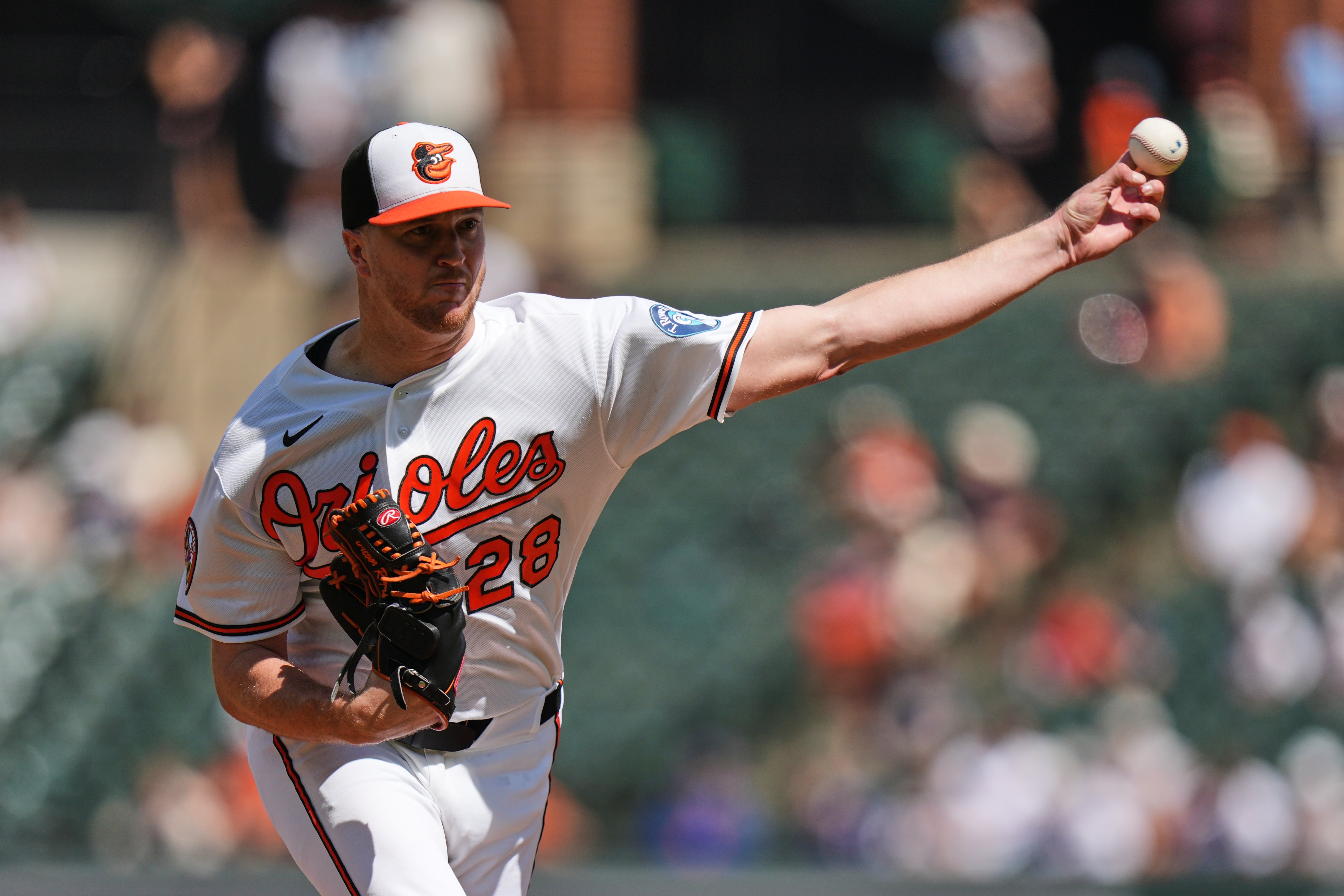 Rogers y Mayo ayudan a Orioles a cortar su racha de 6 derrotas con triunfo 6-4 ante Cleveland