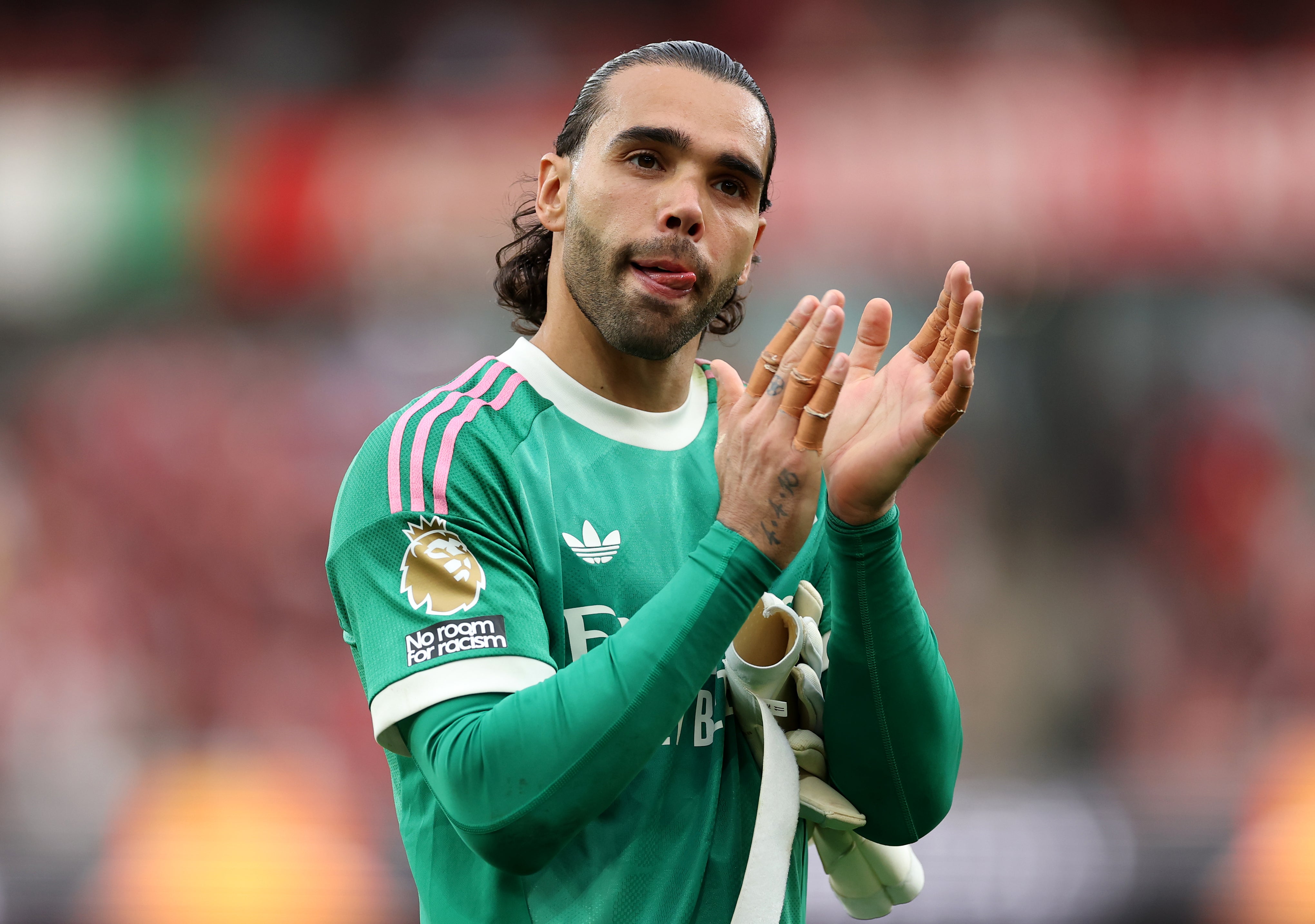 Aunque no disputó el Mundial, las destacadas actuaciones de David Raya con el Arsenal podrían situarlo entre los candidatos al premio