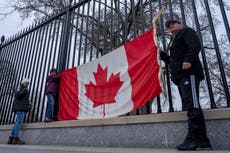 Aranceles de Canadá contra EEUU entran en vigor mientras busca acercarse a la UE