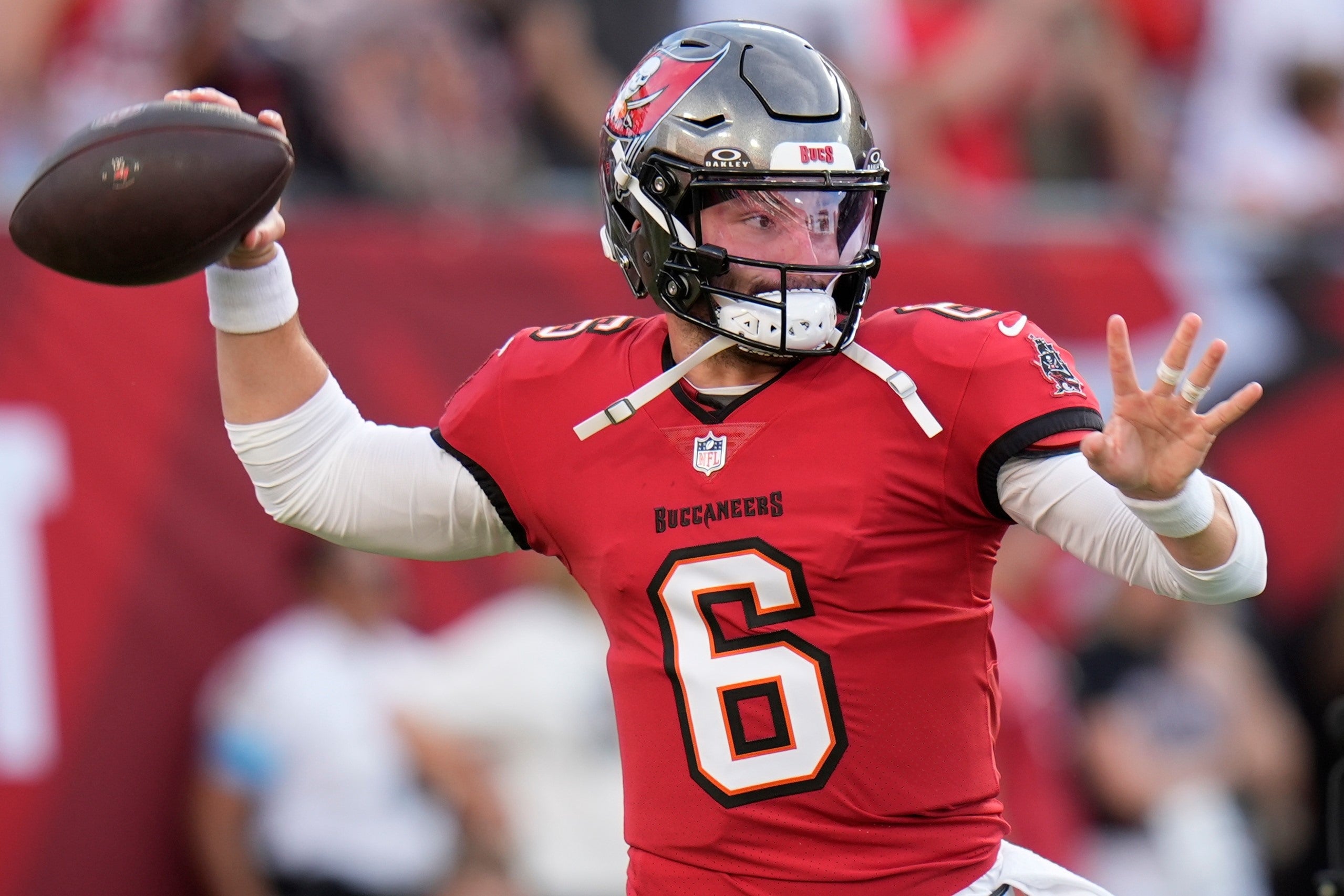 Baker Mayfield y Buccaneers acuerdan extensión de 3 años por 165 millones, dice fuente de AP