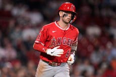 Reid Detmers poncha a 9 y Angelinos vencen 6-1 a Medias Rojas para cortarles racha
