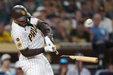 Machado y Campusano guían a Padres a triunfo 5-4 ante Nacionales para seguir en la lucha por comodín