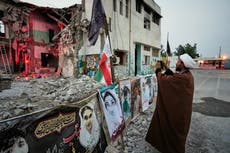 Familias lloran entre las ruinas de escuela iraní donde ataque de EEUU mató a decenas de niños