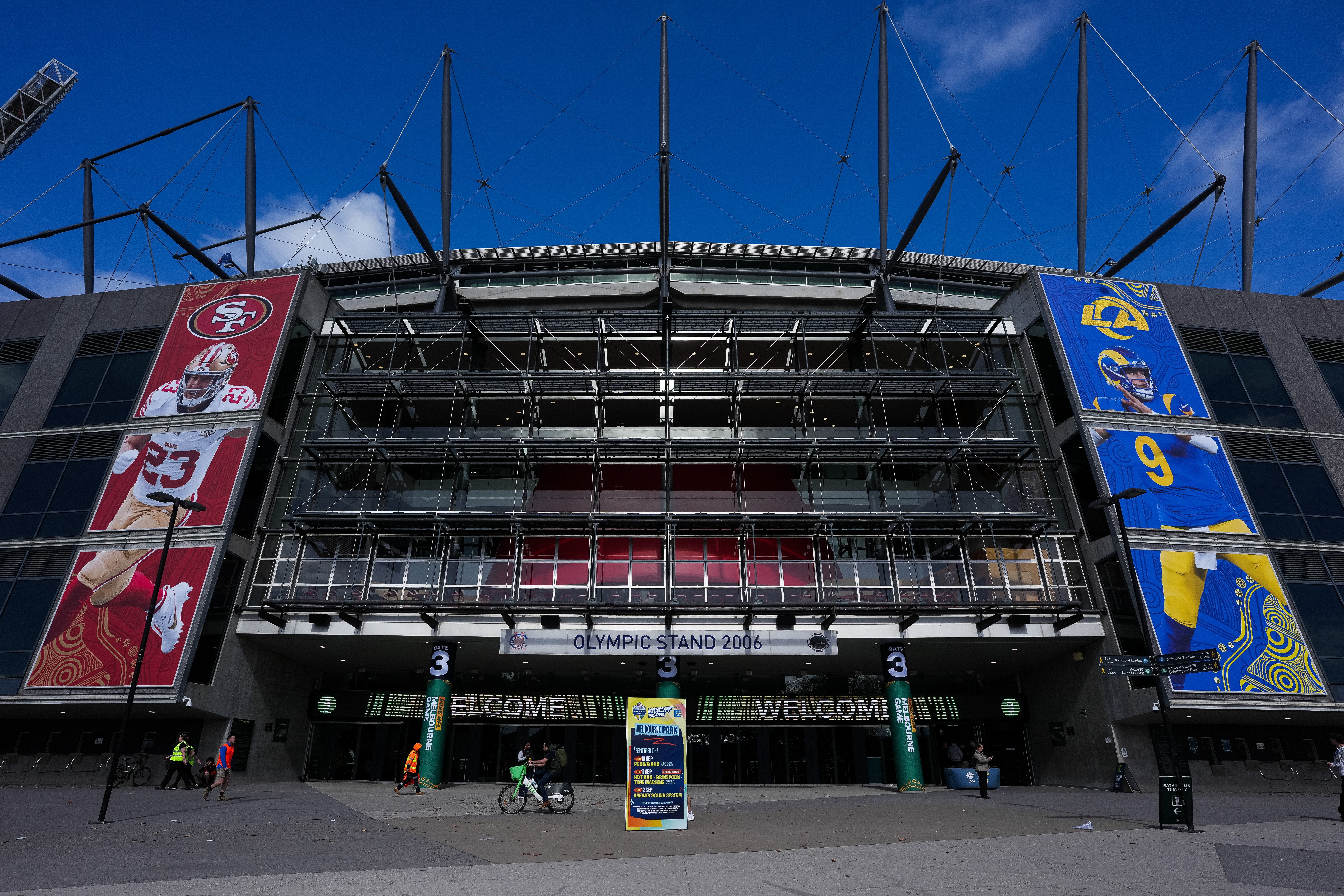 49ERS-RAMS PANORAMA