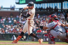 Doble de Whitcomb corona remontada de 6 carreras de Gigantes, que superan 7-6 a Cardenales