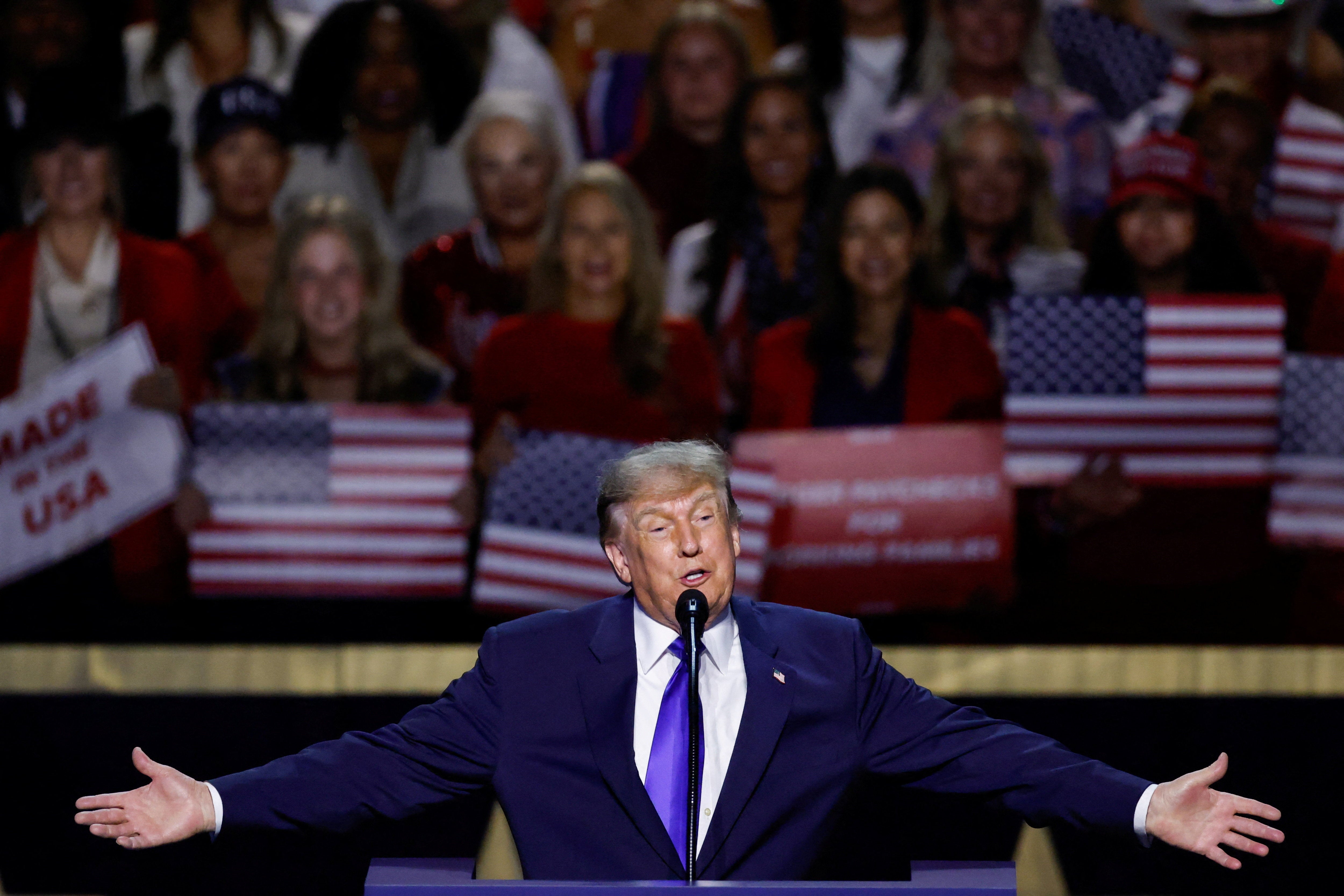 El presidente Trump ofreció a los estadounidenses un “Dividendo Trump” de 5.000 dólares si respaldan a los republicanos en las elecciones de mitad de mandato
