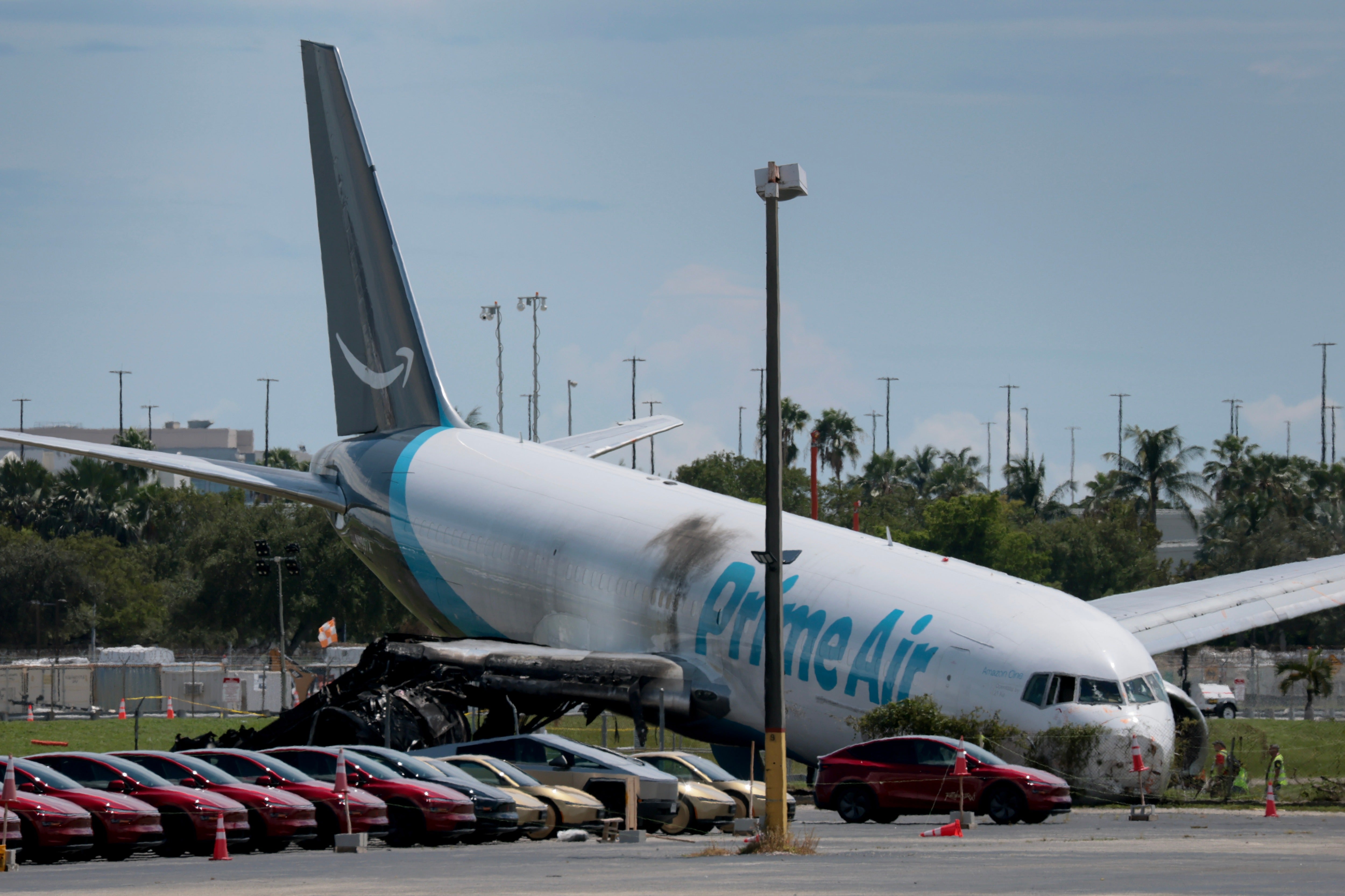 Uno de los pilotos del avión de carga de Amazon que se salió de la pista en el Aeropuerto Internacional de Miami advirtió de que iban demasiado rápido para aterrizar, según informó la Junta Nacional de Seguridad del Transporte de Estados Unidos