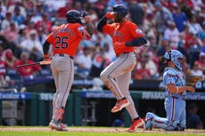 Cam Smith pega jonrón solitario en el 9no ante Duran y Astros vencen 2-1 a Filis