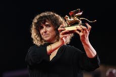 "Una mujer desconocida" gana el León de Oro en Venecia; Malkovich es elegido mejor actor